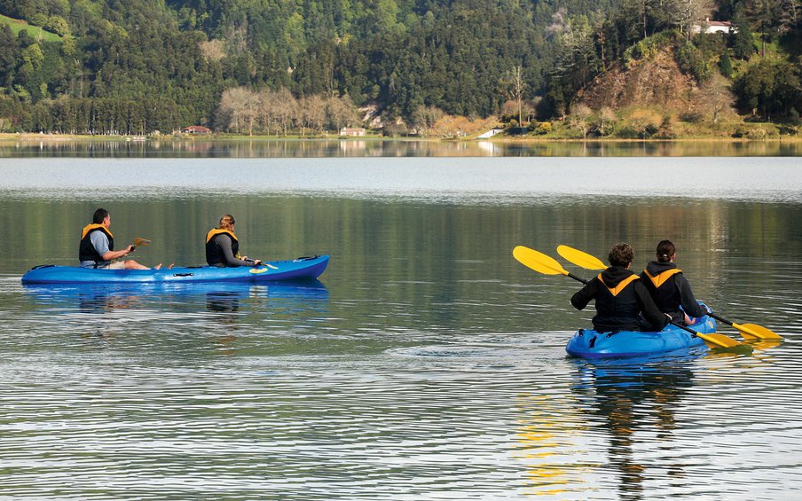 Canoagem na Lagoa das Furnas